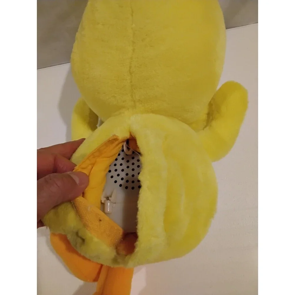 Collectible Talking & Shaking Tweety Bird, 1998 Warner Brothers) 14